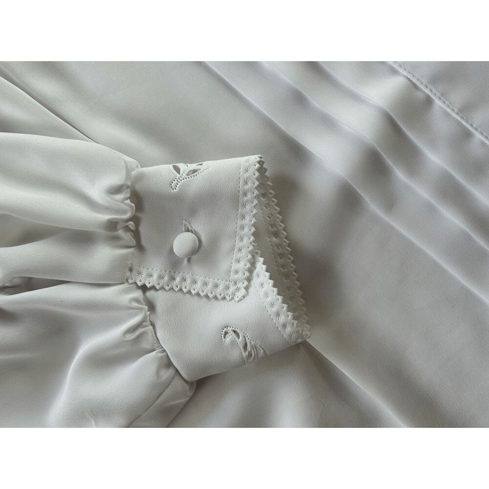 Yves St. Clair Pleated White Long Sleeve Collared Blouse, Size 14, Button Down - Picture 5 of 10